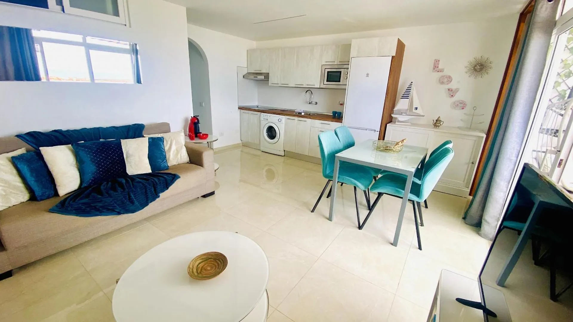 شقة Flamingo Luxury Views By Deihu Experiences بالم مار بالم مار